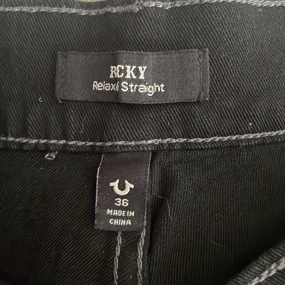 Men’s True Religion shorts - Picture 5 of 6